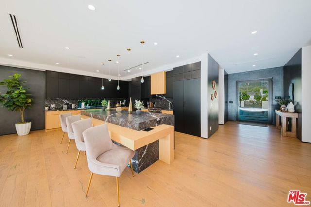 5141 Varna Avenue, Sherman Oaks, CA 91423