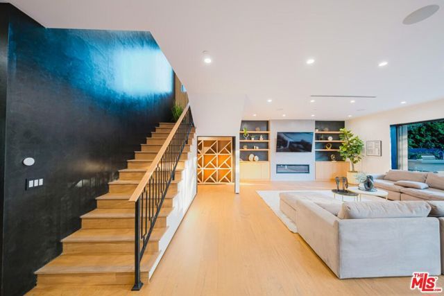 5141 Varna Avenue, Sherman Oaks, CA 91423