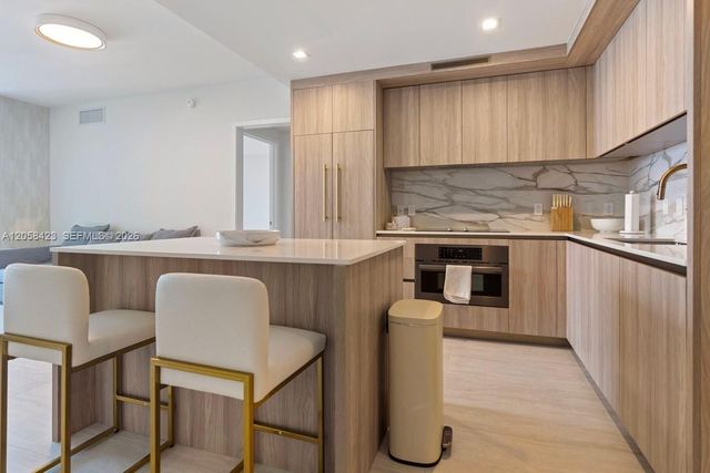 77 SE 5th Street 3902, Miami, FL 33131
