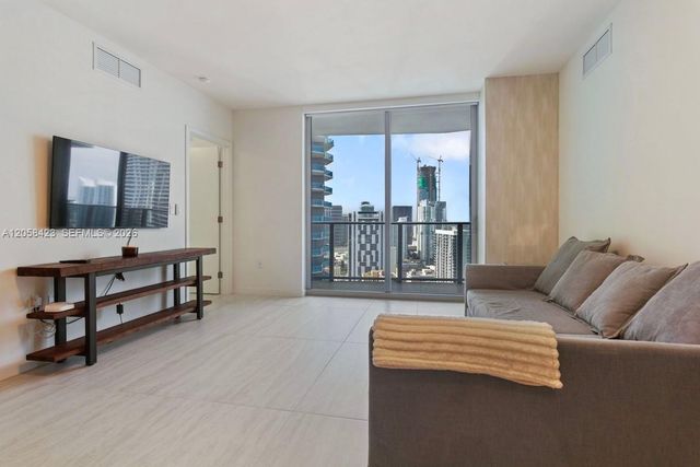 77 SE 5th Street 3902, Miami, FL 33131