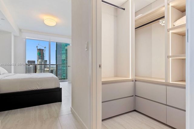 77 SE 5th Street 3902, Miami, FL 33131
