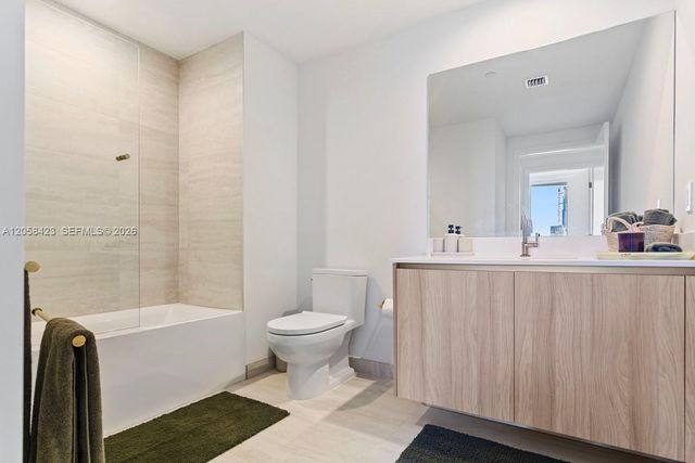 77 SE 5th Street 3902, Miami, FL 33131