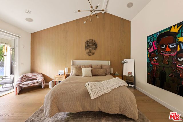 13521 Magnolia Boulevard, Sherman Oaks, CA 91423