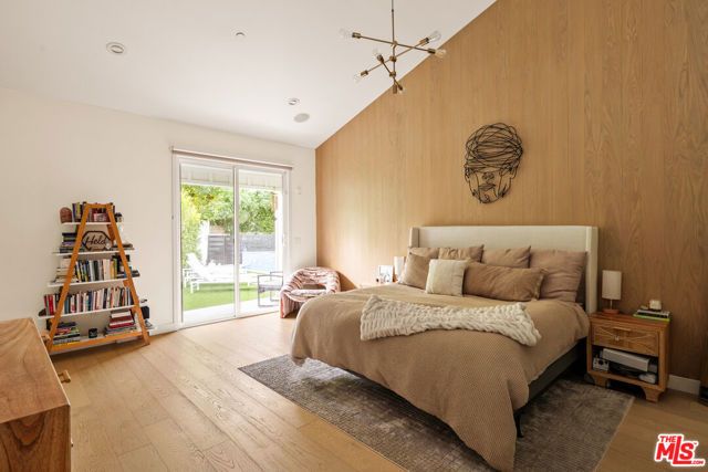 13521 Magnolia Boulevard, Sherman Oaks, CA 91423