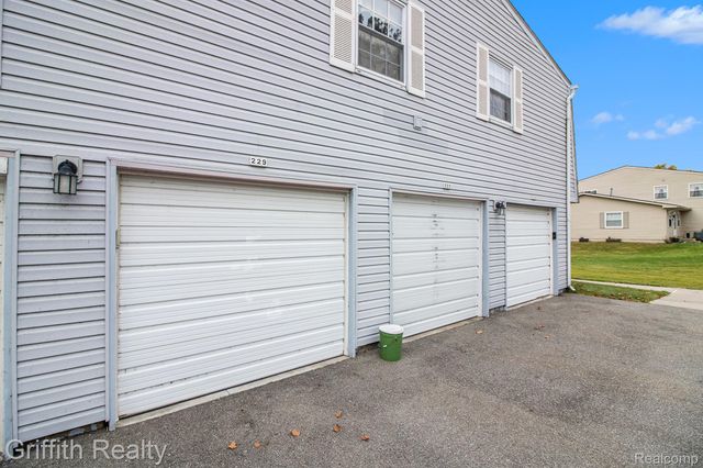 229 Lake Village Drive, Walled Lake, MI 48390