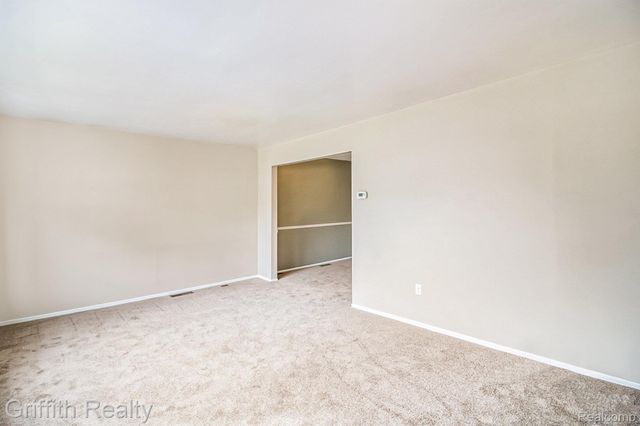 229 Lake Village Drive, Walled Lake, MI 48390