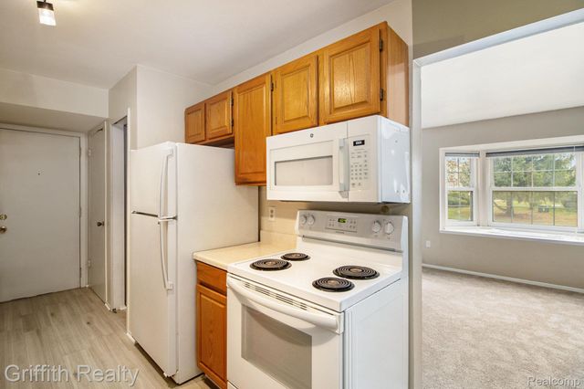 229 Lake Village Drive, Walled Lake, MI 48390