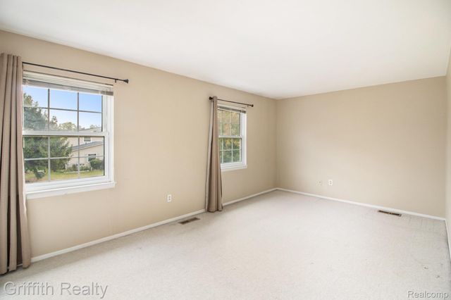 229 Lake Village Drive, Walled Lake, MI 48390