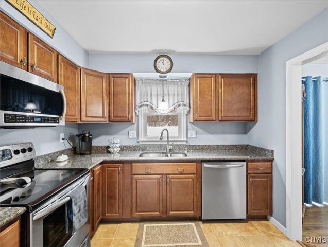 607 Birchwood Drive, Oneida, NY 13421