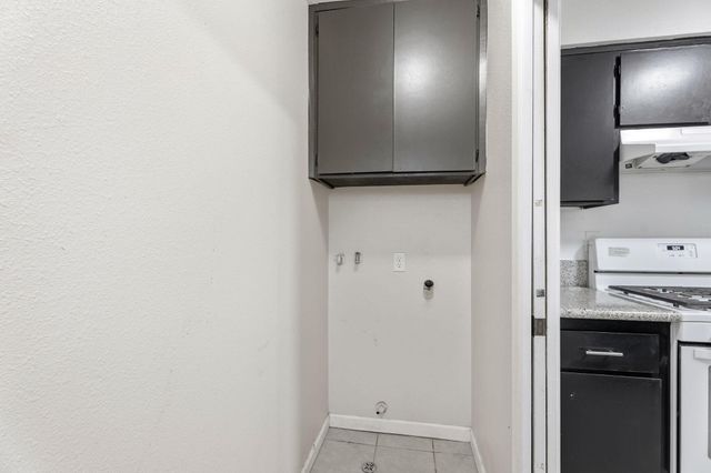 237 E Modoc Avenue, Visalia, CA 93291