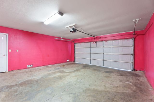 237 E Modoc Avenue, Visalia, CA 93291