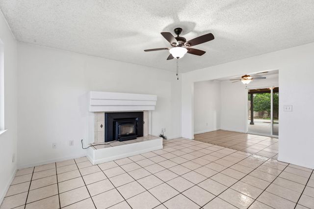 237 E Modoc Avenue, Visalia, CA 93291