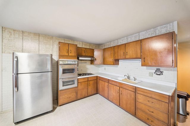 831 Essex Lane, Michigan City, IN 46360