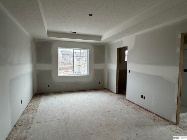 7716 N 116th Avenue, Omaha, NE 68142