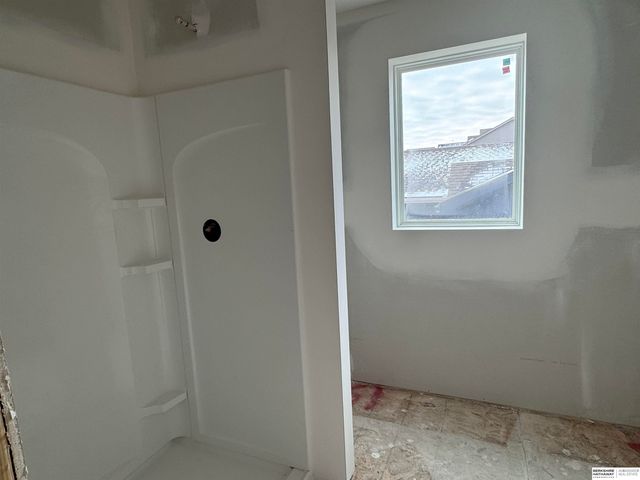 7716 N 116th Avenue, Omaha, NE 68142