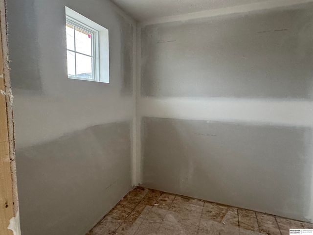 7716 N 116th Avenue, Omaha, NE 68142