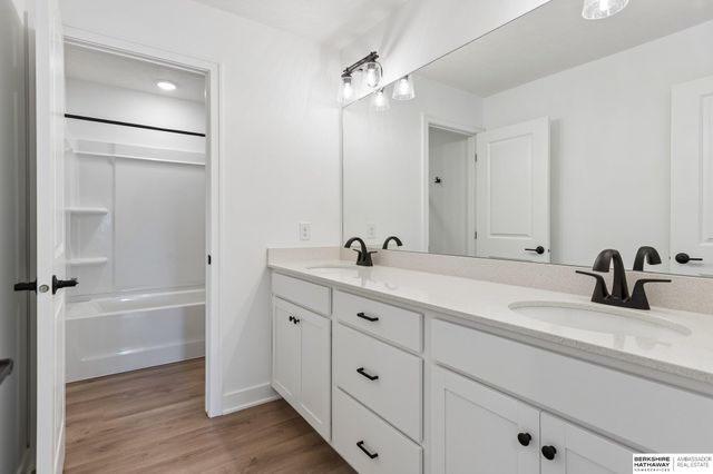 7716 N 116th Avenue, Omaha, NE 68142