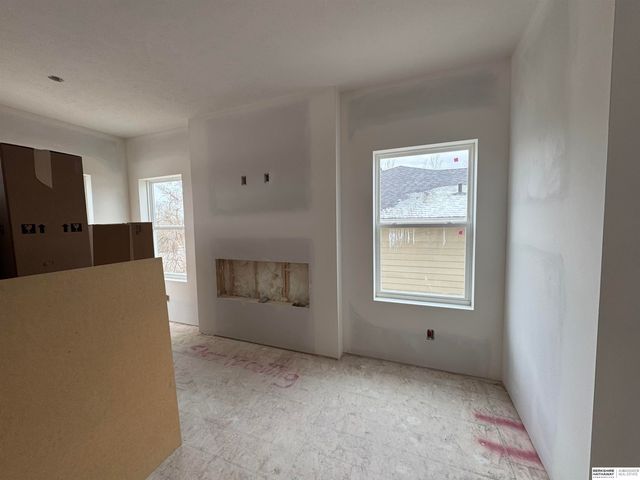 7716 N 116th Avenue, Omaha, NE 68142