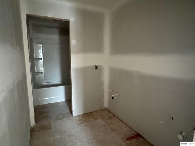 7716 N 116th Avenue, Omaha, NE 68142