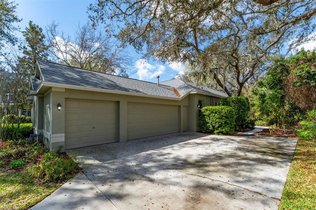 5703 EAGLEPOINT PLACE, Lithia, FL 33547