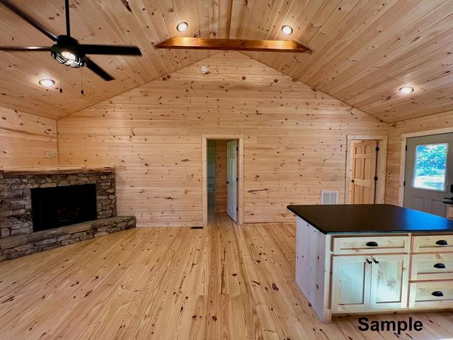189 Hideout Lane, Murphy, NC 28906