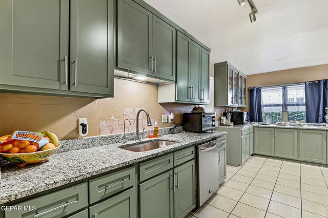 2808 BRIAN ALLIN Drive, El Paso, TX 79936