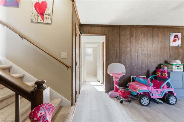 1682 Village Place, Winston-salem, NC 27127