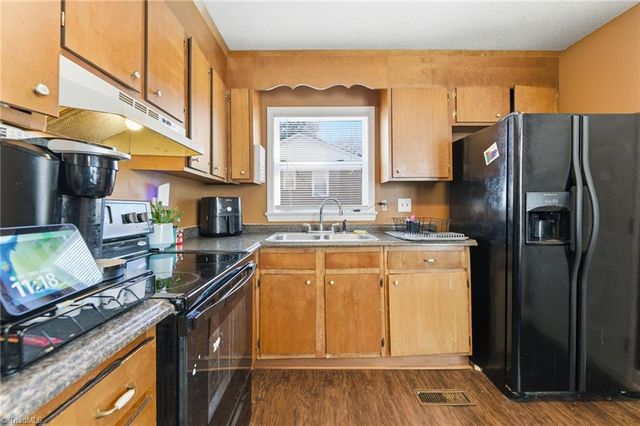 1682 Village Place, Winston-salem, NC 27127