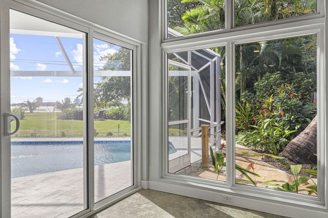 1538 39th Street, West Palm Beach, FL 33407