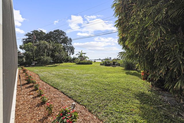 1538 39th Street, West Palm Beach, FL 33407