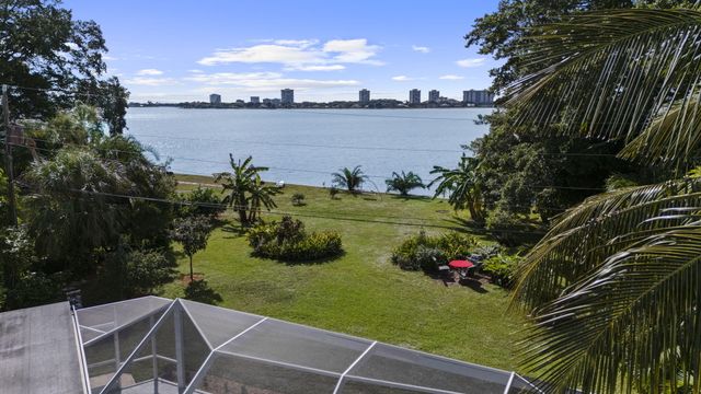 1538 39th Street, West Palm Beach, FL 33407