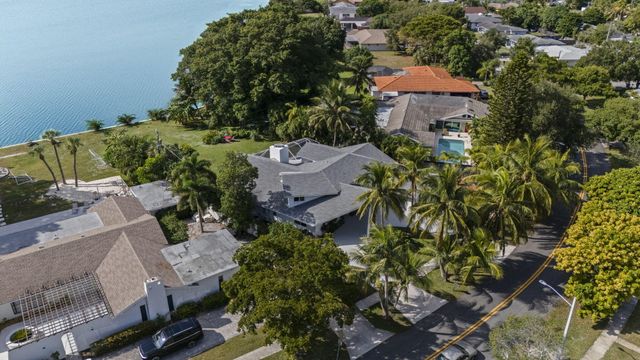 1538 39th Street, West Palm Beach, FL 33407