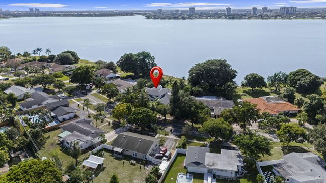 1538 39th Street, West Palm Beach, FL 33407