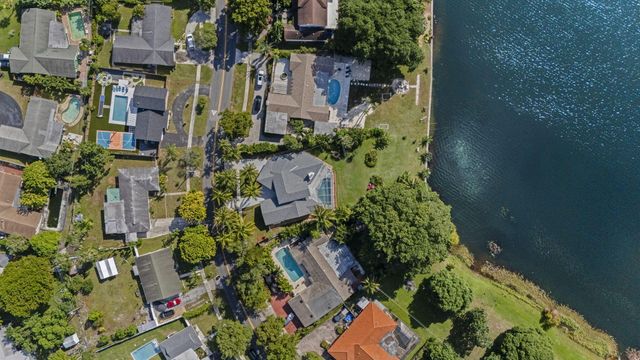 1538 39th Street, West Palm Beach, FL 33407