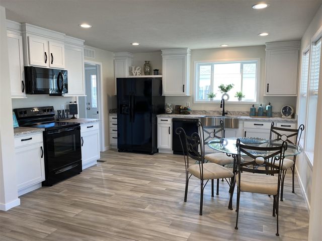 7117 White Oak Circle, Portage, MI 49002