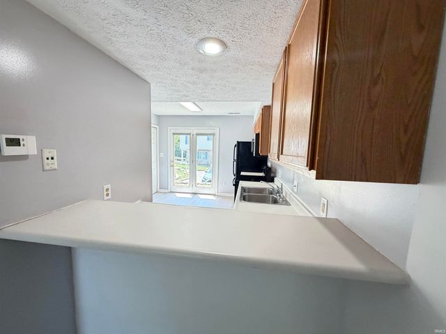 771 E Sherwood Hills Dr, Bloomington, IN 47401