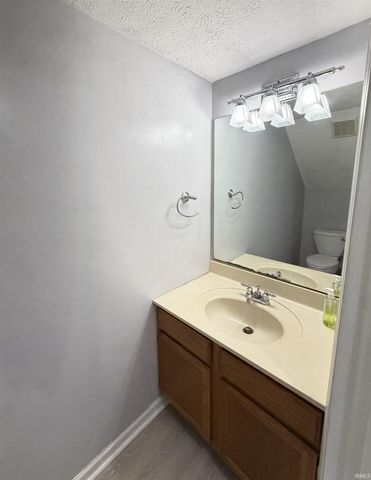 771 E Sherwood Hills Dr, Bloomington, IN 47401