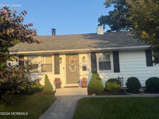 20 Wyckoff Road, Eatontown, NJ 07724