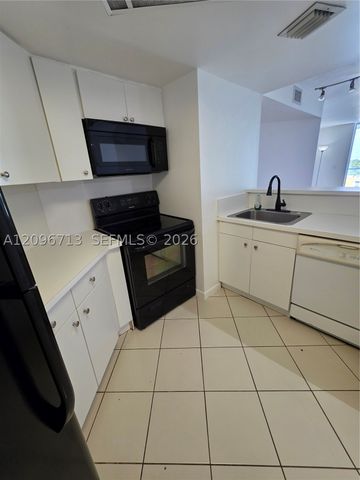 5880 Collins Ave 1105, Miami Beach, FL 33140