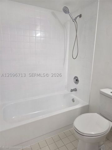 5880 Collins Ave 1105, Miami Beach, FL 33140