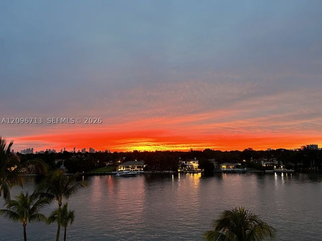 5880 Collins Ave 1105, Miami Beach, FL 33140