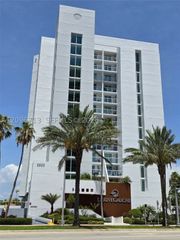5880 Collins Ave 1105, Miami Beach, FL 33140