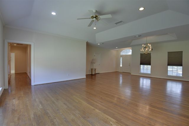 2215 California Lane, Arlington, TX 76015