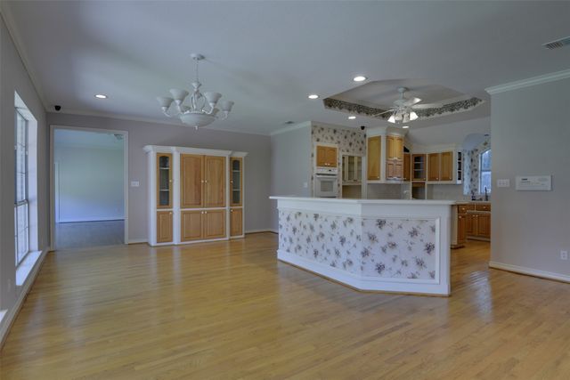 2215 California Lane, Arlington, TX 76015