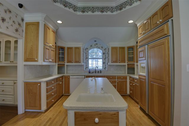 2215 California Lane, Arlington, TX 76015