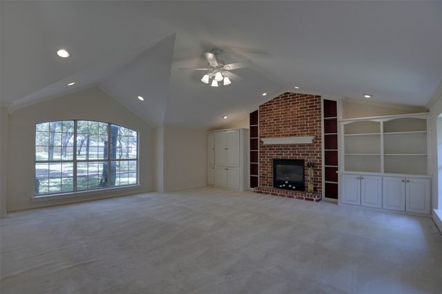 2215 California Lane, Arlington, TX 76015