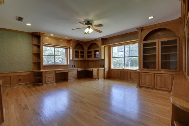 2215 California Lane, Arlington, TX 76015