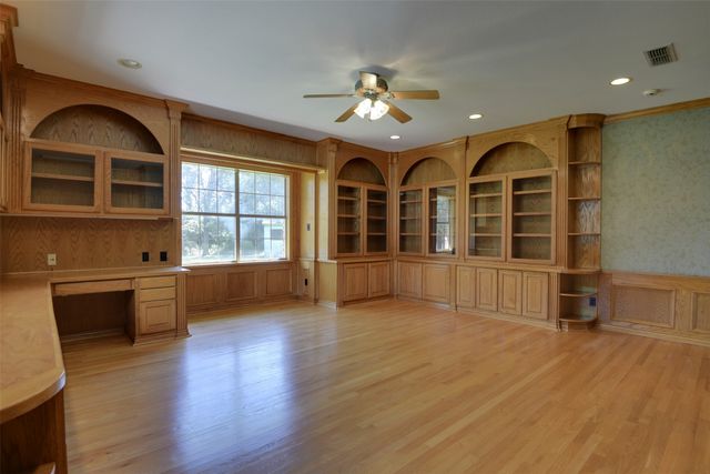 2215 California Lane, Arlington, TX 76015