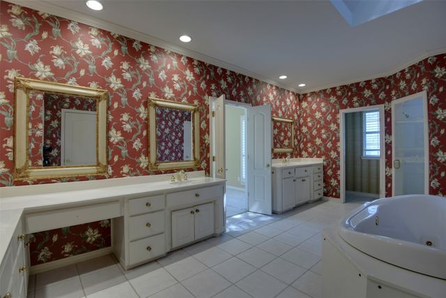 2215 California Lane, Arlington, TX 76015