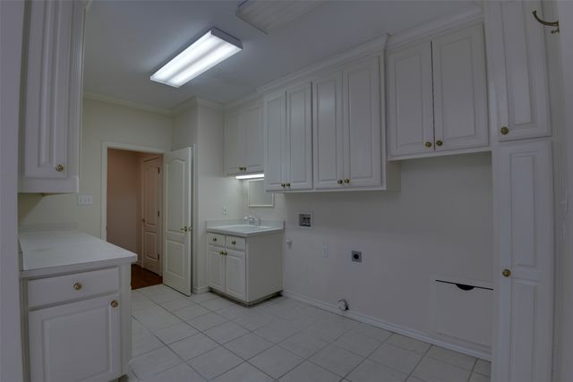 2215 California Lane, Arlington, TX 76015